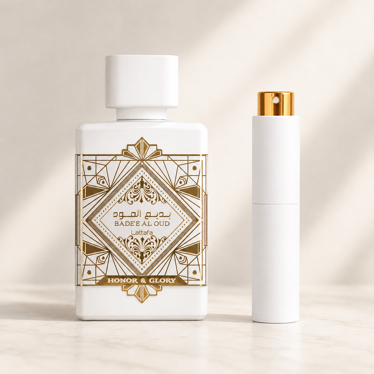 Lattafa Bade'e Al Oud Honor & Glory originalflaske med mat hvid atomizer